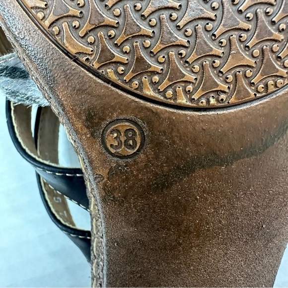 BF Betani Lightweight Black Strappy Block Heel Mules Sandals, 7.5 - Picture 13 of 13